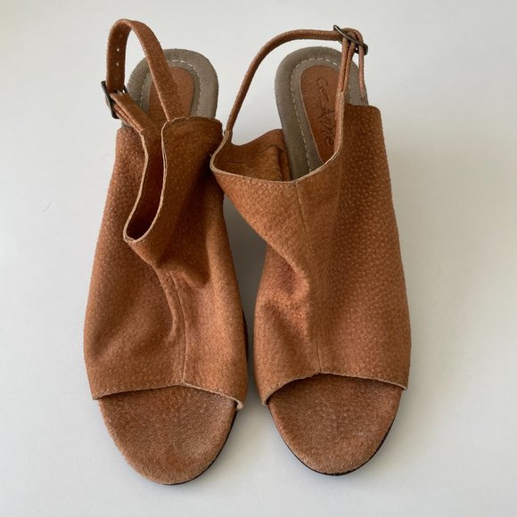 COPY - Comfortable Suede Wedge Heel Sandals for Women in Tan Sz 9 EUC - Picture 9 of 11